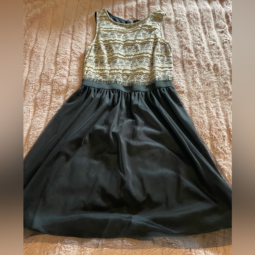 Speeckless Lace Short Flow Dress👗
